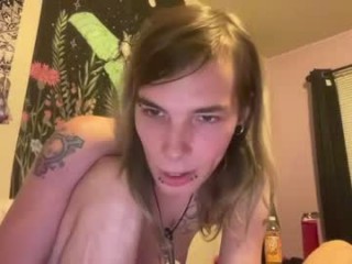 polyhouseofgays Tempting squirting camgirl stripping seductively and rubbing her wet slit